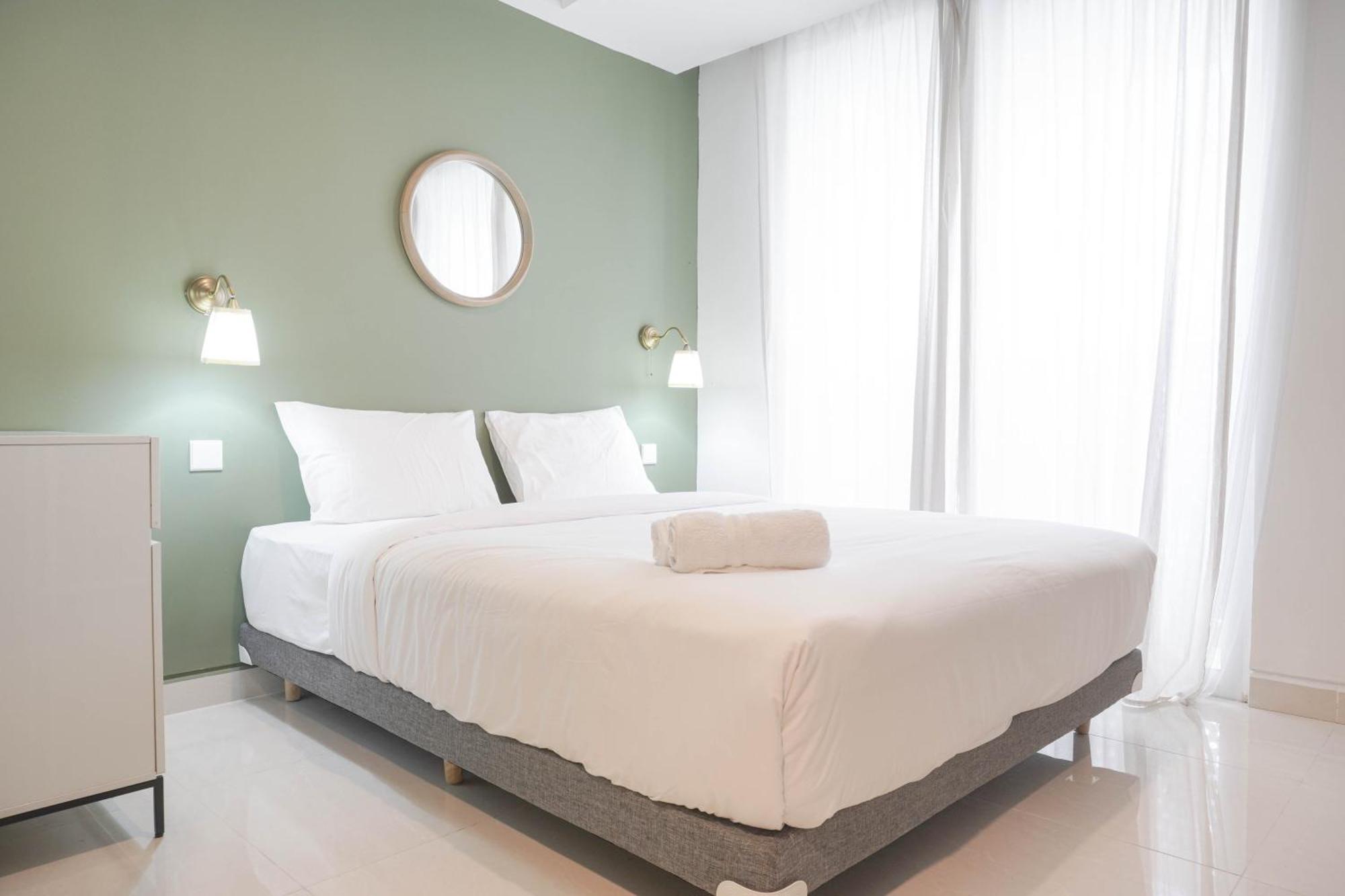 Apartment Cozy And Spacious At West Vista By Travelio *